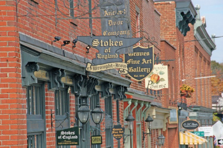 In Gordonsville, History — and Historically Good Fried Chicken